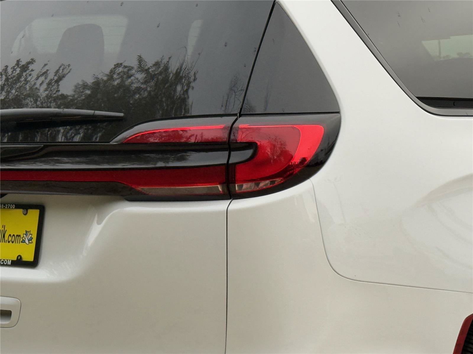 New 2026 Chrysler Pacifica Select w/ S Appearance Package FWD image 10