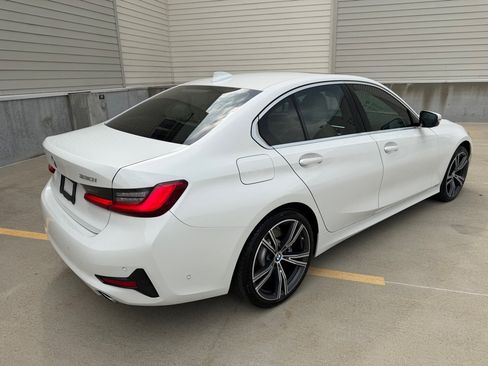 Used 2020 BMW 330i xDrive Sedan w/ Premium Package AWD/4WD image 3