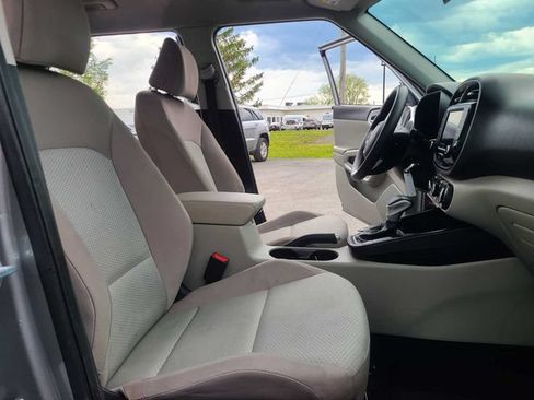 Used 2022 Kia Soul LX FWD image 17