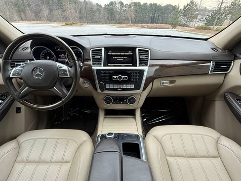 Used 2016 Mercedes-Benz GL 450 4MATIC image 22