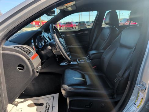 Used 2012 Chrysler 300 Limited image 8