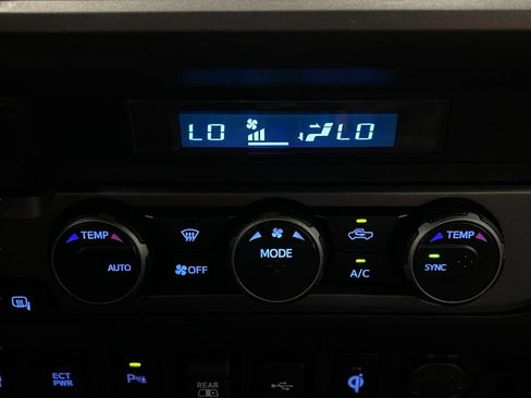 Used 2023 Toyota Tacoma TRD Sport w/ Advanced Technology Package AWD/4WD image 27