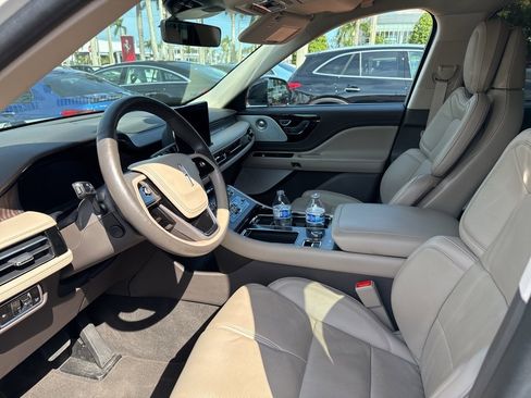 Used 2024 Lincoln Aviator Reserve w/ Equipment Group 201A image 5