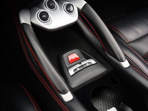 Used 2014 Ferrari FF image 49