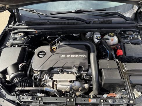 Used 2016 Chevrolet Malibu LT w/ Leather Package image 8