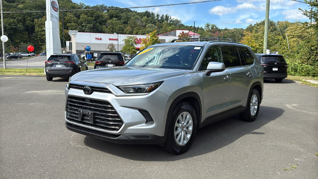 Certified 2024 Toyota Grand Highlander AWD image 3
