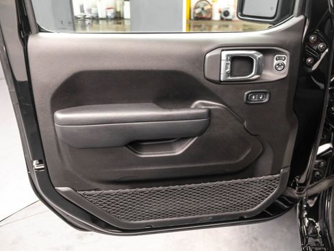 Used 2025 Jeep Wrangler Unlimited Sport S 4xe w/ Convenience Group AWD/4WD image 28