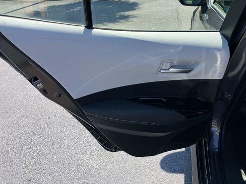 Used 2025 Toyota Corolla SE image 21