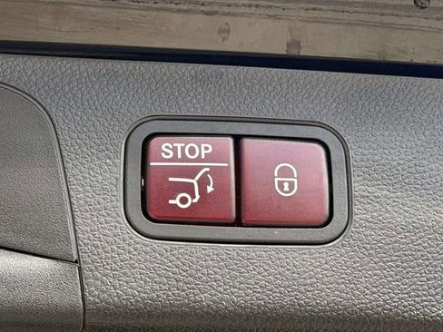 Used 2022 Mercedes-Benz GLC 43 AMG 4MATIC image 11