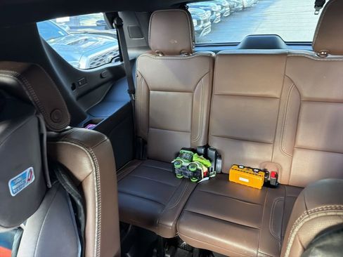 Used 2024 Chevrolet Tahoe High Country image 9