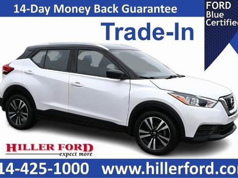 Used 2018 Nissan Kicks SV image 1