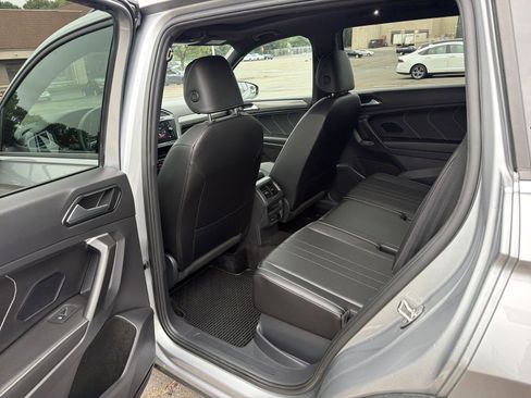Used 2023 Volkswagen Tiguan SE R-Line AWD/4WD image 29