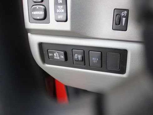 Used 2012 Toyota Tundra 4x4 Double Cab image 32