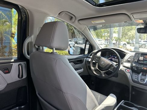 Certified 2024 Honda Odyssey EX-L image 17