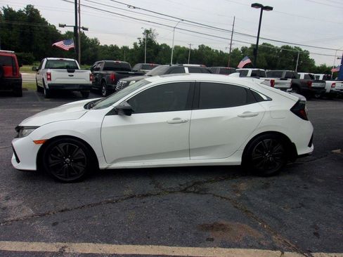 Used 2018 Honda Civic EX image 2
