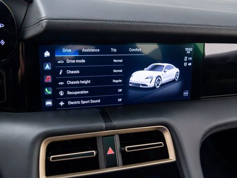 Used 2021 Porsche Taycan Turbo S image 30