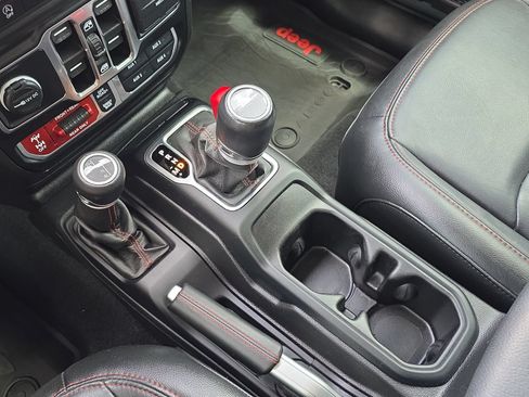 Used 2022 Jeep Gladiator Rubicon w/ LED Lighting Group AWD/4WD image 22