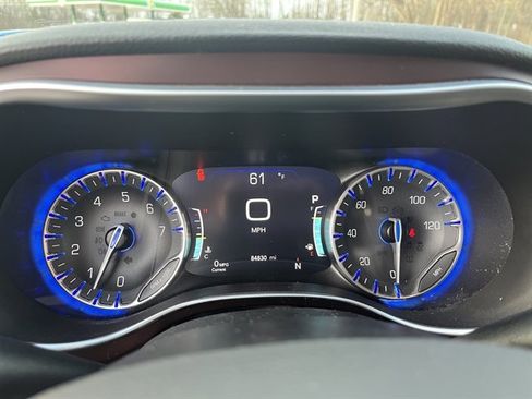 Used 2020 Chrysler Pacifica Limited w/ Tire & Wheel Group image 25