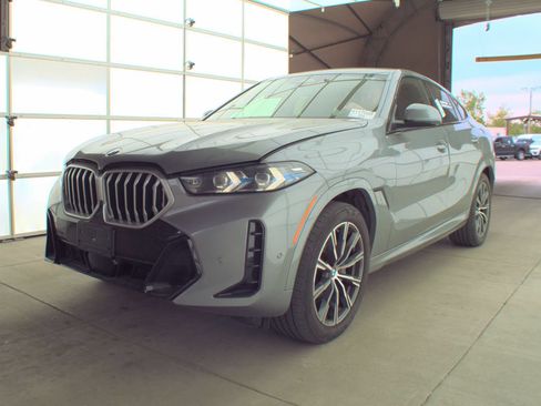 Used 2025 BMW X6 xDrive40i w/ Climate Comfort Package AWD/4WD image 1