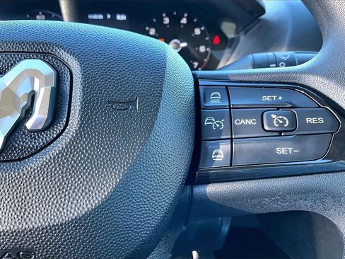 Used 2024 RAM ProMaster 2500 w/ Convenience Group image 17