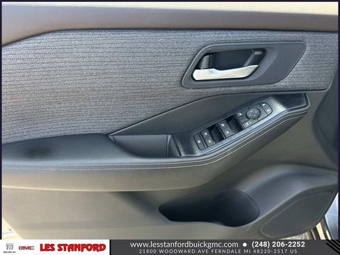 Used 2023 Nissan Rogue SV AWD/4WD image 16