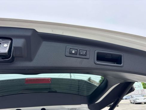 Used 2022 Subaru Forester Premium AWD/4WD image 14