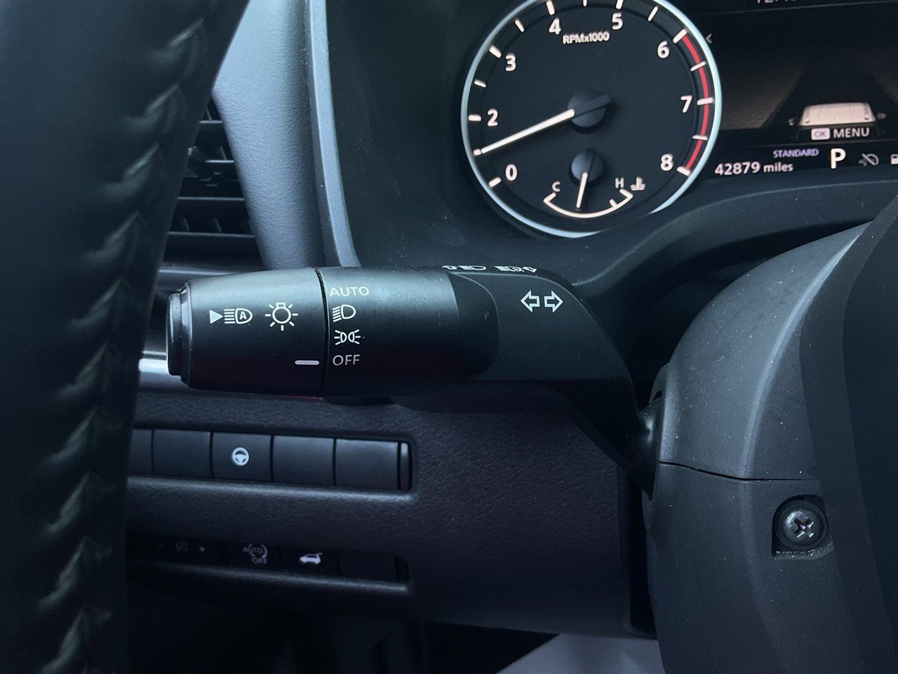 Used 2025 Nissan Rogue SV FWD image 33