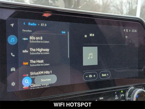 Used 2025 Toyota Highlander Platinum image 7