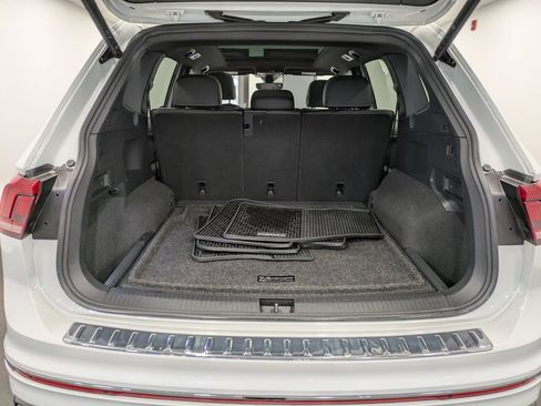 Used 2022 Volkswagen Tiguan SEL R-Line AWD/4WD image 25