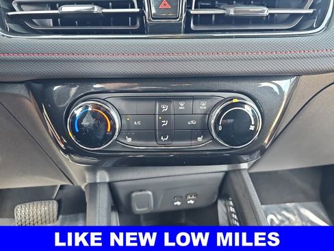 Used 2025 Chevrolet TrailBlazer RS w/ Driver Confidence Package image 20