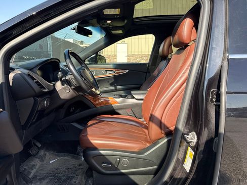 Used 2019 Lincoln Nautilus Reserve AWD/4WD image 12