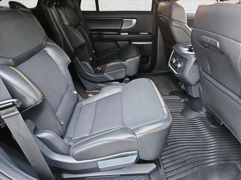 Used 2025 Ford Expedition Tremor AWD/4WD image 21