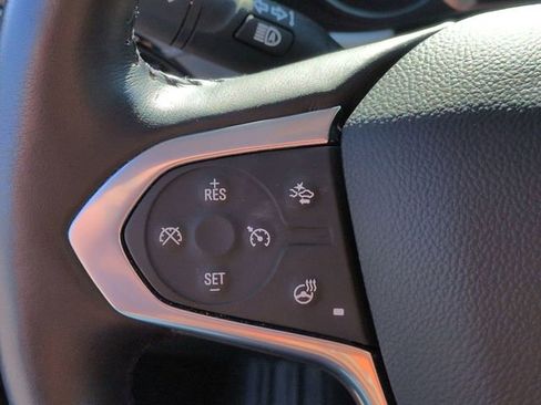 Used 2021 Chevrolet Traverse LT image 17