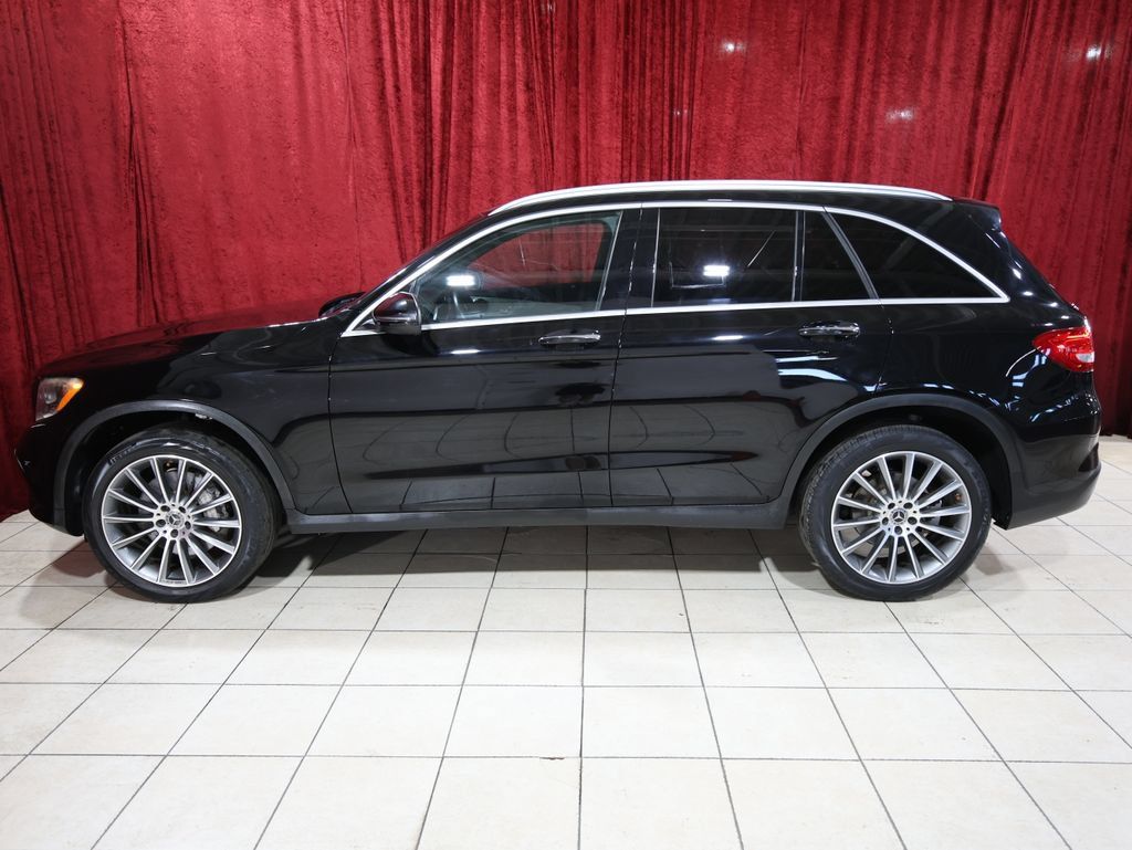 Used 2019 Mercedes-Benz GLC 300 image 4