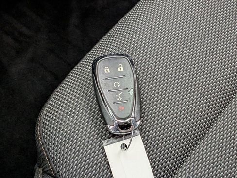 Used 2020 Chevrolet Traverse LT image 37