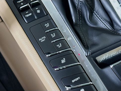 Certified 2021 Porsche Macan image 21