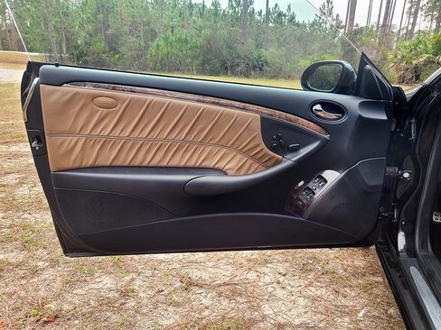 Used 2008 Mercedes-Benz CLK 350 Coupe image 21