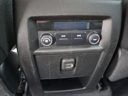 Used 2021 Chevrolet Traverse LS AWD/4WD image 19