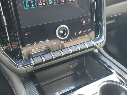 New 2026 GMC Yukon XL AT4 w/ AT4 Premium Plus Package image 17