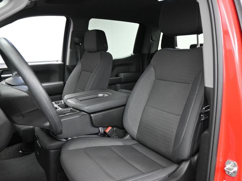 Used 2025 Chevrolet Silverado 1500 Custom image 17