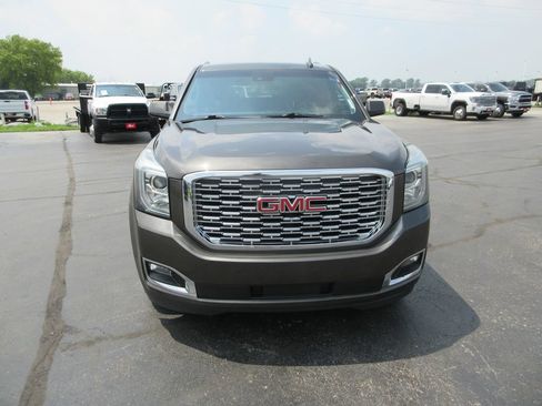 Used 2019 GMC Yukon XL Denali w/ Open Road Package RWD image 11