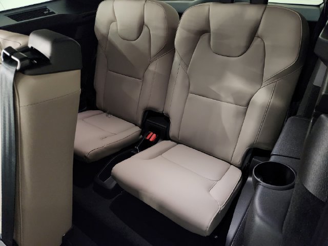 New 2026 Volvo XC90 T8 Plus w/ Protection Package Premier AWD/4WD image 32