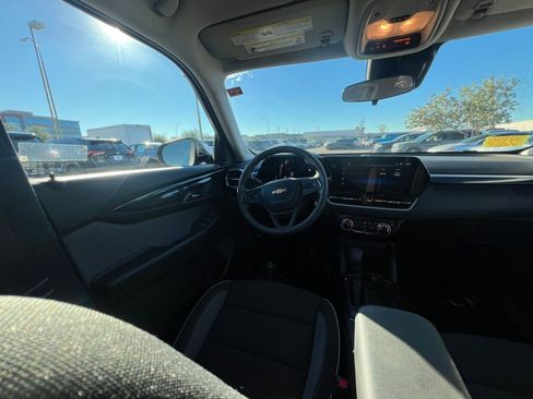 Used 2025 Chevrolet TrailBlazer LT image 34