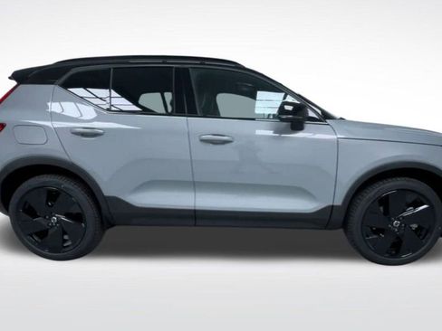 New 2026 Volvo XC40 B5 Ultra w/ Protection Package Premier image 2