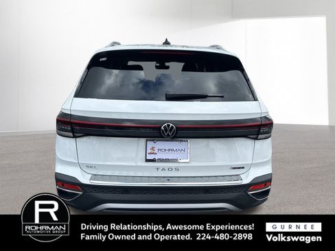 Used 2025 Volkswagen Taos SEL image 8