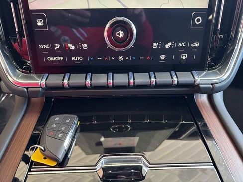 New 2026 GMC Yukon XL Denali image 18