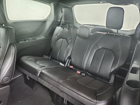 New 2026 Chrysler Voyager LX image 29