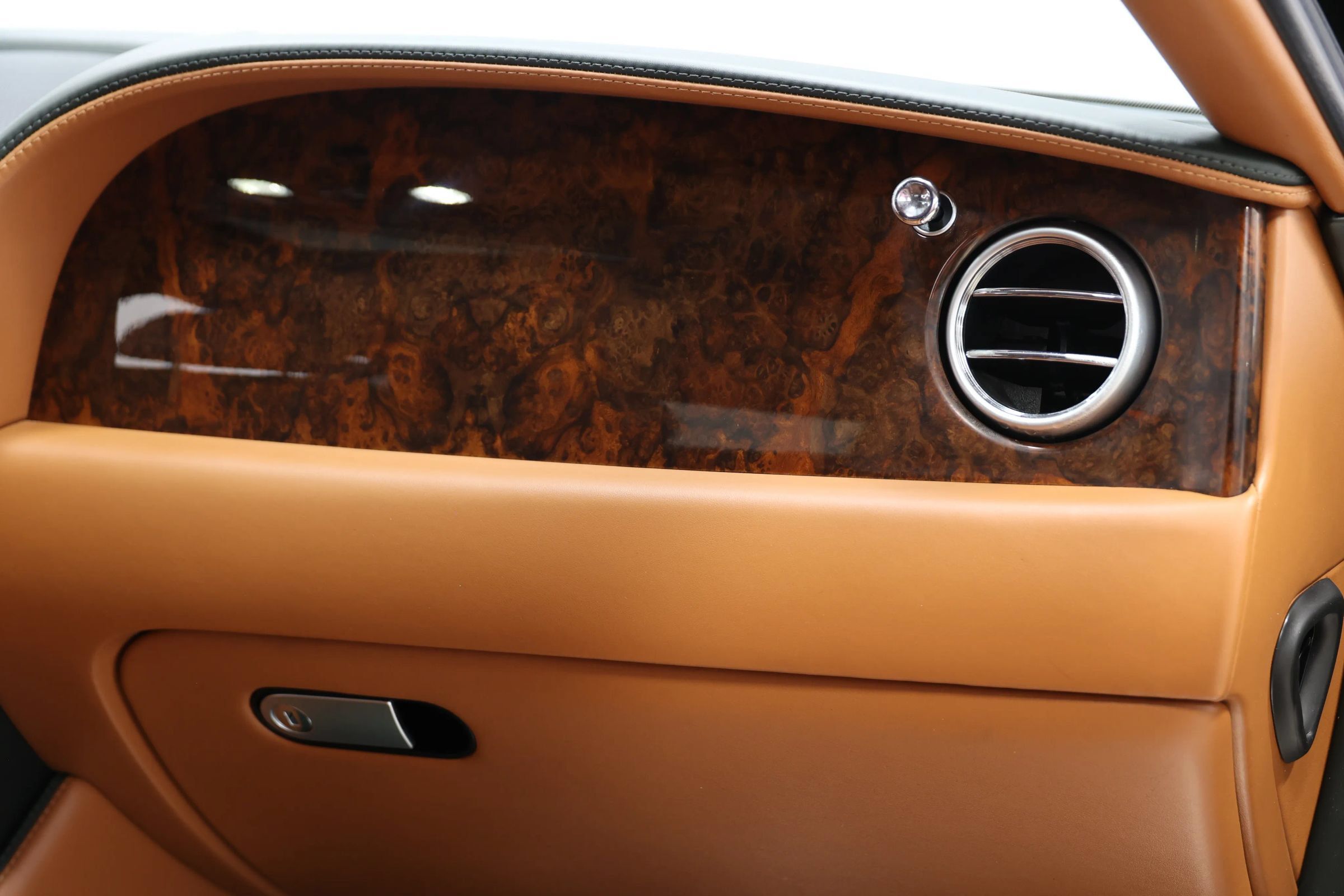 Used 2016 Bentley Flying Spur W12 AWD/4WD image 92