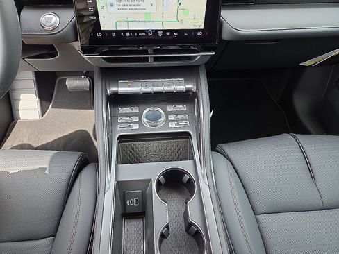 New 2026 Lincoln Nautilus Reserve image 25