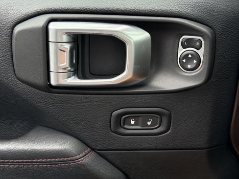 Used 2019 Jeep Wrangler Unlimited Rubicon w/ Safety Group AWD/4WD image 22